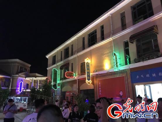【点赞新宁夏】文化消费点亮宁夏“夜经济” 【点赞新宁夏】文化消费点亮宁夏“夜经济”