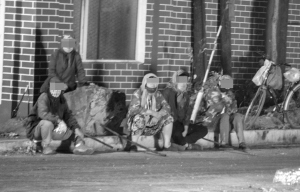 四通路上的等活的“钩子手” 四通路上的等活的“钩子手”