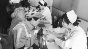 为女环卫工人免费体检 为女环卫工人免费体检