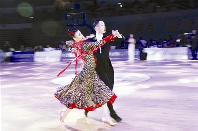 图为比赛现场.jpg 图为比赛现场.jpg