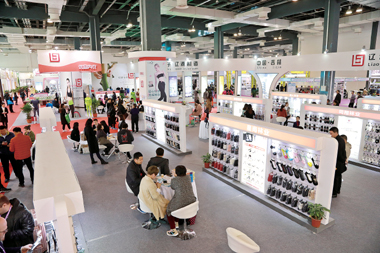 第十二届中国上海国际袜业采购交易会上的辽源市展位一角