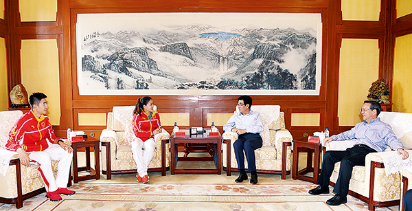 巴音朝鲁蒋超良接见我省参加第31届夏季奥运会获奖运动员