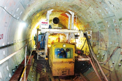 中铁建大桥工程局集团长春地铁一号线红咀子项目施工现场