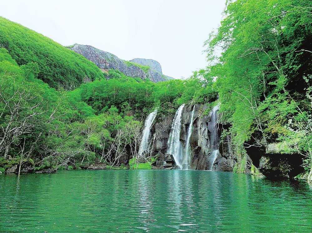 初夏绿渊潭 初夏绿渊潭