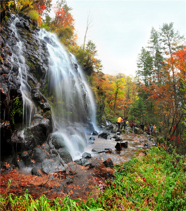 2.长白望天鹅.jpg 2.长白望天鹅.jpg