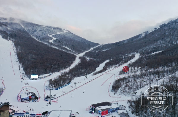 李煦摄 北大湖滑雪场.jpg