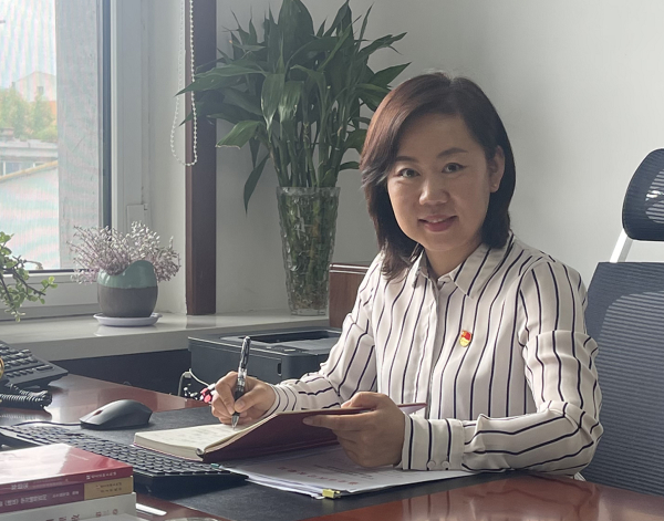 张卓工作照.jpg 张卓工作照.jpg