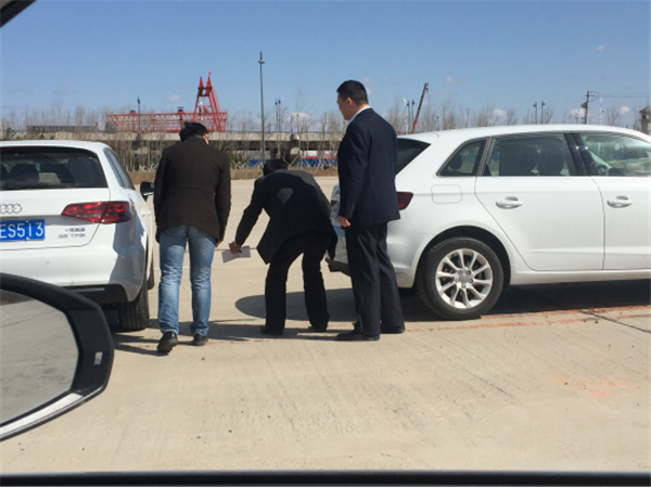 地面40辆奥迪A3玩快闪 “吉林一号”来拍照 地面40辆奥迪A3玩快闪 “吉林一号”来拍照