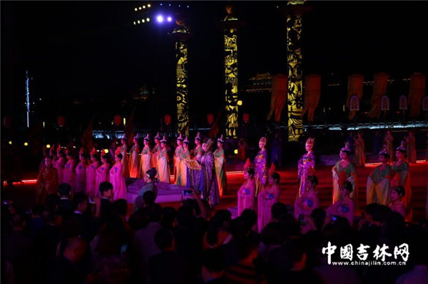 高清组图:国宾级迎宾仪式 《梦长安—大唐迎宾盛礼》 高清组图:国宾级迎宾仪式 《梦长安—大唐迎宾盛礼》