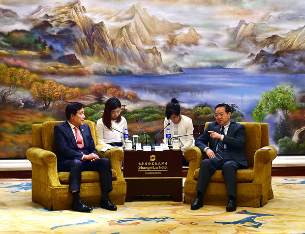 2016-05-23会见韩亚金融集团会长-03_副本.jpg 2016-05-23会见韩亚金融集团会长-03_副本.jpg