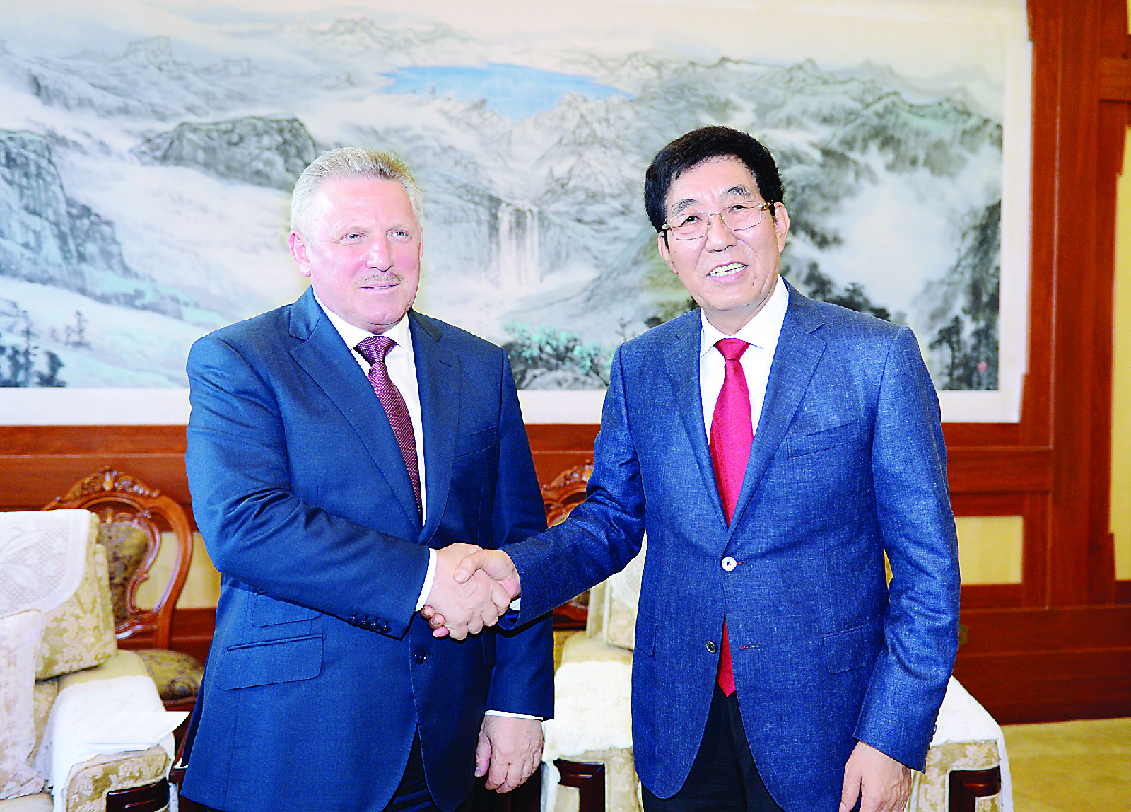 jlrbsk-06-07-01.JPG jlrbsk-06-07-01.JPG