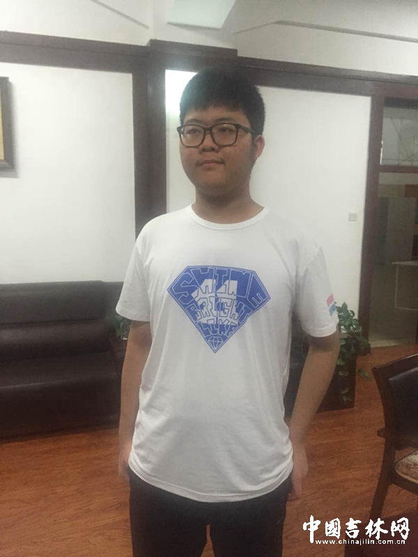 于子越.jpg 于子越.jpg