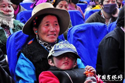 藏胞欣赏演出 藏胞欣赏演出