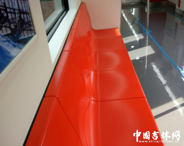 椅子是玻璃钢的 椅子是玻璃钢的