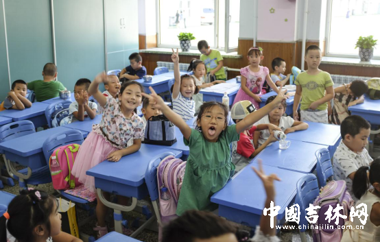 长春中小学开学首日“小豆包们”制造了哪些“情景剧”? 长春中小学开学首日“小豆包们”制造了哪些“情景剧”?