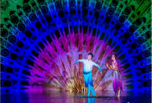 《最忆是杭州》水上实景演出刘福洋与搭档精彩表演瞬间 《最忆是杭州》水上实景演出刘福洋与搭档精彩表演瞬间