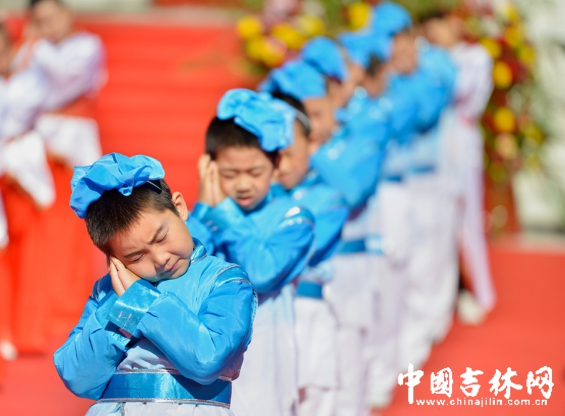 长春文庙小学120人诵读唐诗