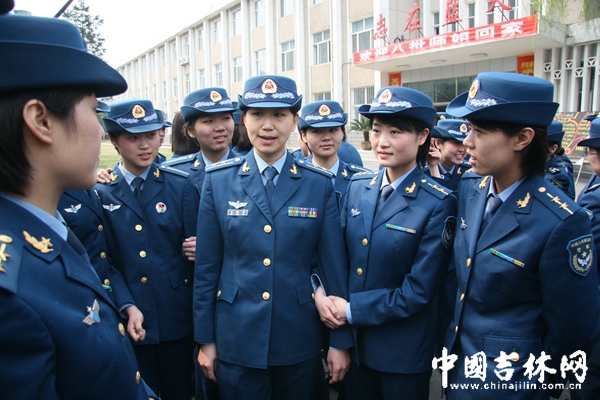 余旭在空军航空大学生活照片