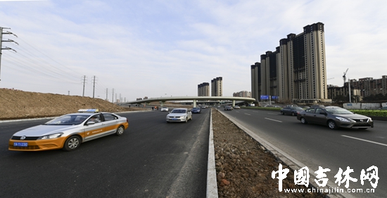 通车后现场图片 通车后现场图片