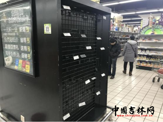 超市内很多货架空了。_副本.jpg 超市内很多货架空了。_副本.jpg