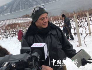 　比利时国际酒类大赛主席接受采访