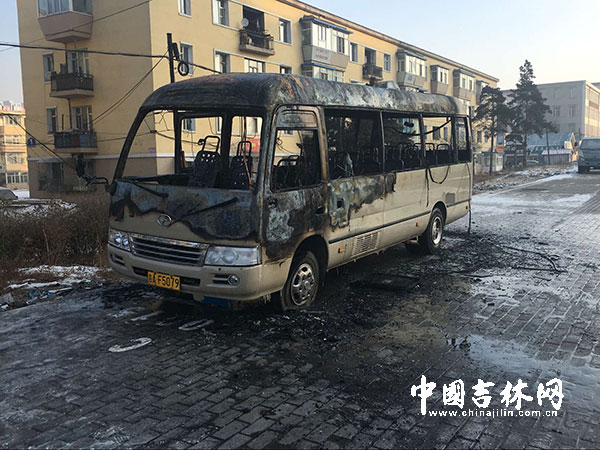 长春卫星广场附近一周内连续两起汽车“自燃”事件 到底该咋预防? 长春卫星广场附近一周内连续两起汽车“自燃”事件 到底该咋预防?