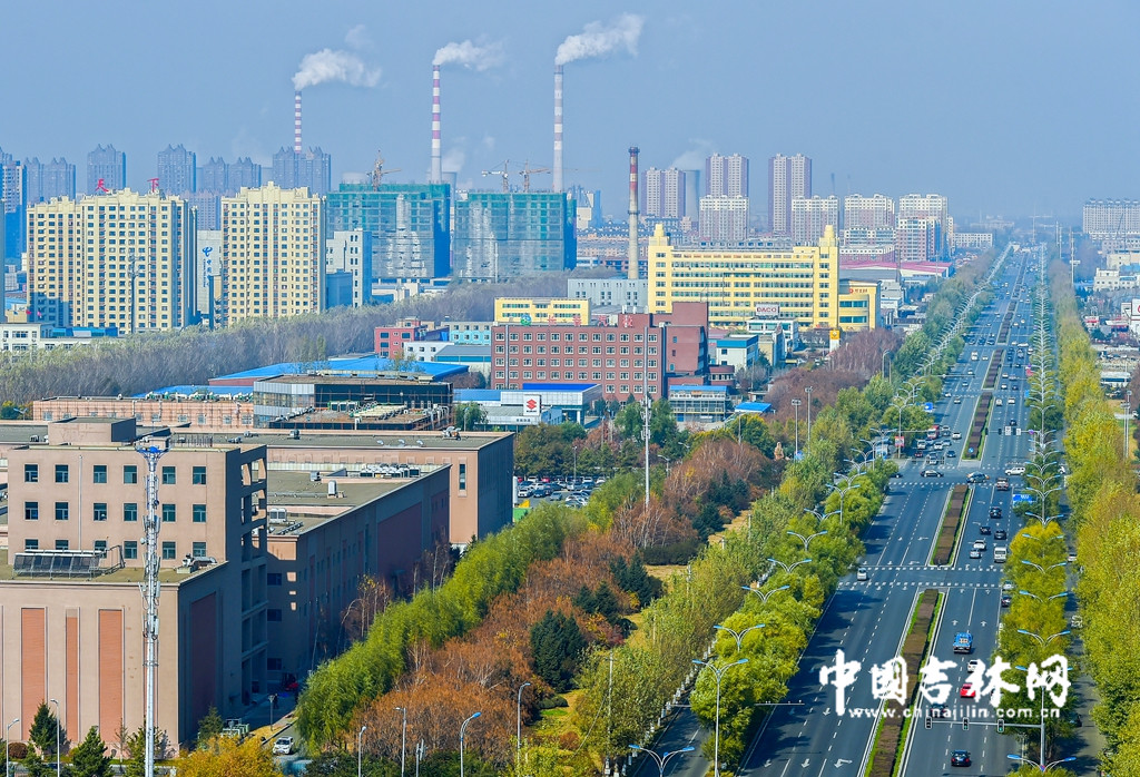 全球变暖、温室效应、极端天气、雾霾……每一个词都如一把重锤,不时地敲打人类脆弱的文明。因为人类的活动,导致碳排放增多,人类生存环境不断恶化,极端天气增加,面对严峻的“气候变化”形势,减少二氧化碳等温室气体的排放已成为应对“困局”的必然选择,而全球碳排放的量化监测是实现这一任务的重要保障。 全球变暖、温室效应、极端天气、雾霾……每一个词都如一把重锤,不时地敲打人类脆弱的文明。因为人类的活动,导致碳排放增多,人类生存环境不断恶化,极端天气增加,面对严峻的“气候变化”形势,减少二氧化碳等温室气体的排放已成为应对“困局”的必然选择,而全球碳排放的量化监测是实现这一任务的重要保障。