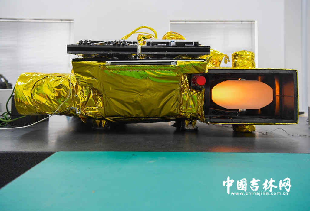 4.jpg 作为863项目,碳星载荷性能指标达到国际先进水品,技术难度也极大。项目之初,载荷团队一面要加紧攻破各项关键技术、进行原理验证;一面要进行载荷工程化研制,两线并行,压力巨大! 4.jpg 作为863项目,碳星载荷性能指标达到国际先进水品,技术难度也极大。项目之初,载荷团队一面要加紧攻破各项关键技术、进行原理验证;一面要进行载荷工程化研制,两线并行,压力巨大!