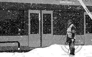 2013年11月18日暴雪下的轻轨 2013年11月18日暴雪下的轻轨