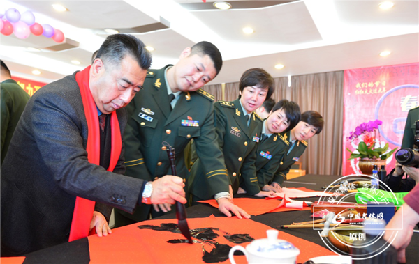 1月10日，“春联来了”CCTV第四届央视春晚送福到军营活动在吉林省公安边防总队长春边检站举行，中国书画院执行院长翟鑫等著名艺术家在活动期间为长春边检站官兵现场书写春联。