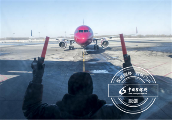 指向登机口手势 指向登机口手势