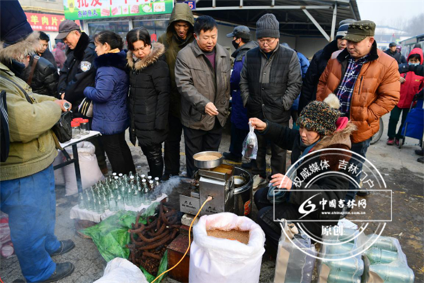 敬大爷家的香油只要10块钱1瓶 敬大爷家的香油只要10块钱1瓶