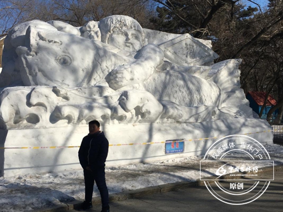 天气逐渐转暖 长春街头雪雕景观屡遭“烤”验 天气逐渐转暖 长春街头雪雕景观屡遭“烤”验