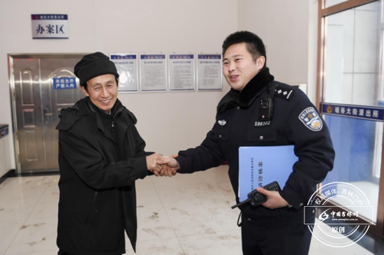 吉林市失踪女孩家属到长春感谢所有帮助过他们的人 吉林市失踪女孩家属到长春感谢所有帮助过他们的人