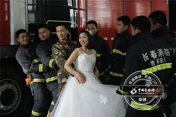 迟来的婚纱照 陪伴是最长情的告白 迟来的婚纱照 陪伴是最长情的告白