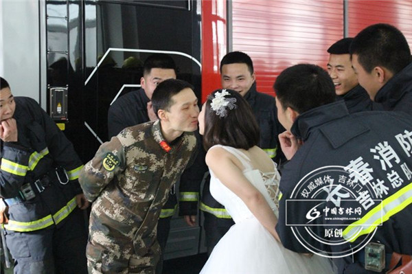 迟来的婚纱照 陪伴是最长情的告白 迟来的婚纱照 陪伴是最长情的告白