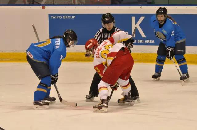 冰球.png 冰球.png