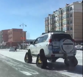 长春现“坦克履带”越野车? 长春现“坦克履带”越野车?