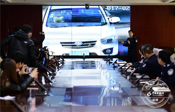 发布会现场播放抓拍录像 发布会现场播放抓拍录像