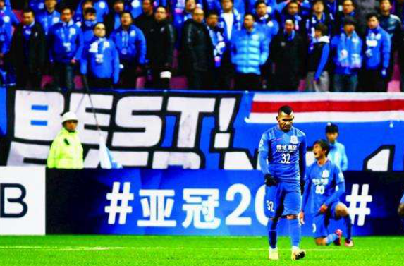 　特维斯曾效力于西汉姆、曼联、曼城以及尤文图斯俱乐部