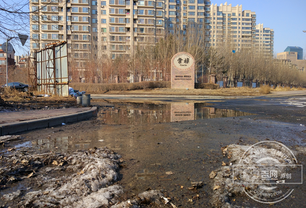 长春南四环棠棣小区路口"积水成河"?