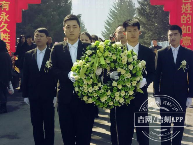 长春无主骨灰集体落葬.jpg 长春无主骨灰集体落葬.jpg