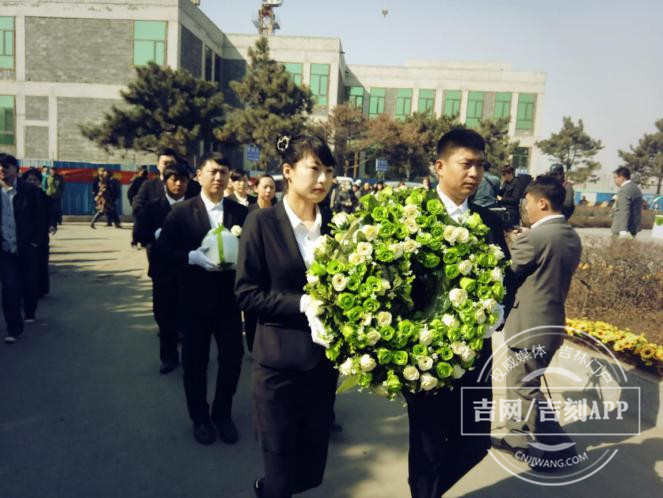 长春无主骨灰集体落葬.jpg 长春无主骨灰集体落葬.jpg