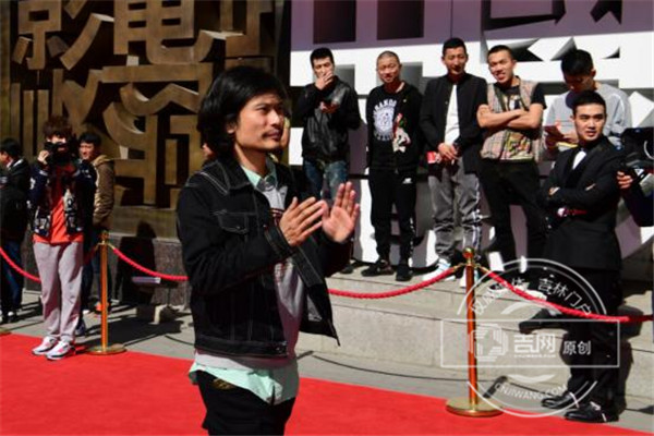 《二龙湖浩哥之江湖学院》 举行首映礼暨媒体见面会_副本.jpg 《二龙湖浩哥之江湖学院》 举行首映礼暨媒体见面会_副本.jpg