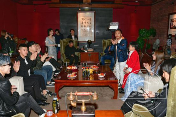 首映式_副本.jpg 首映式_副本.jpg