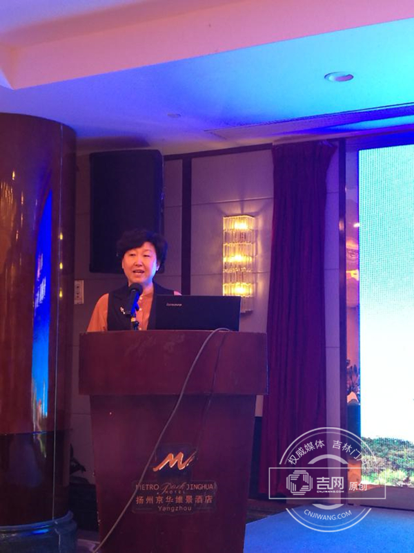 扬州市旅游局副局长陈玲春致辞_副本.jpg 扬州市旅游局副局长陈玲春致辞_副本.jpg