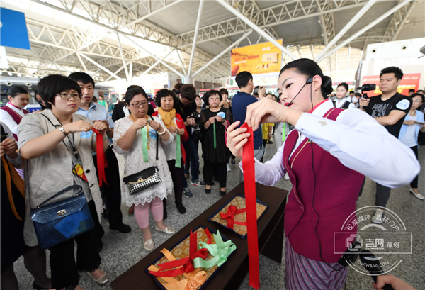 南航吉林分公司举办“阳光南航”公众开放日 南航吉林分公司举办“阳光南航”公众开放日