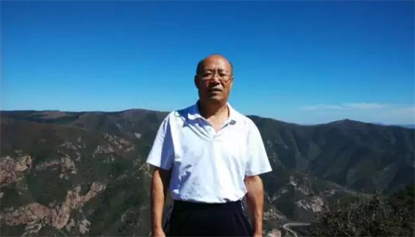 作家、诗人、学者 刘利华.png