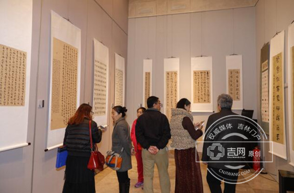 开幕4_副本.jpg 开幕4_副本.jpg