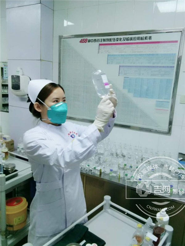 离艾滋病患者最近的人 离艾滋病患者最近的人